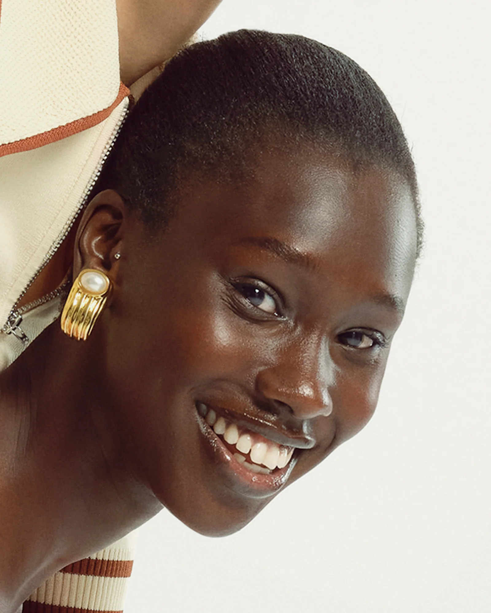 IRIS EARRINGS - Image 3