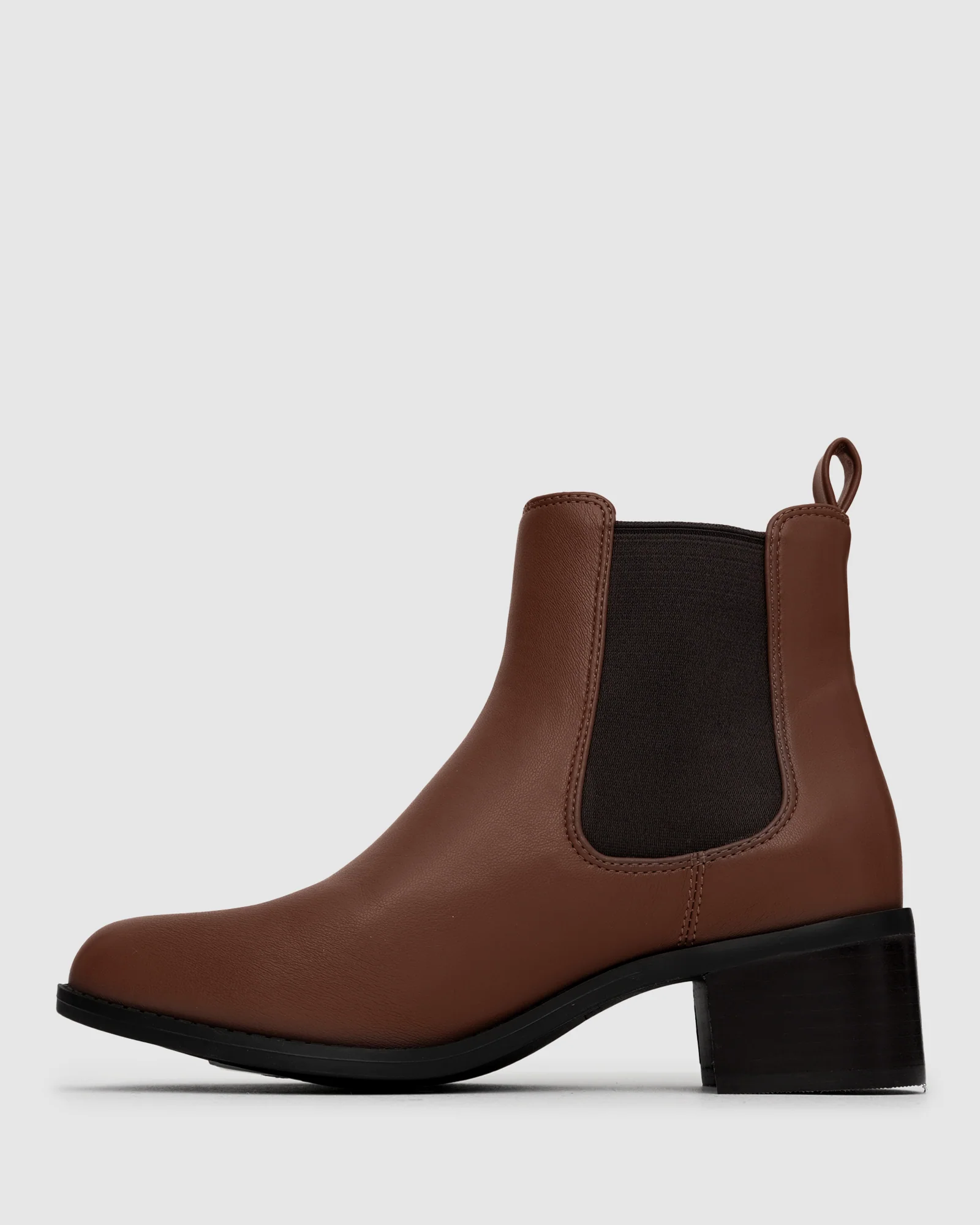 LEIGH Block Heel Chelsea Boots - Image 3