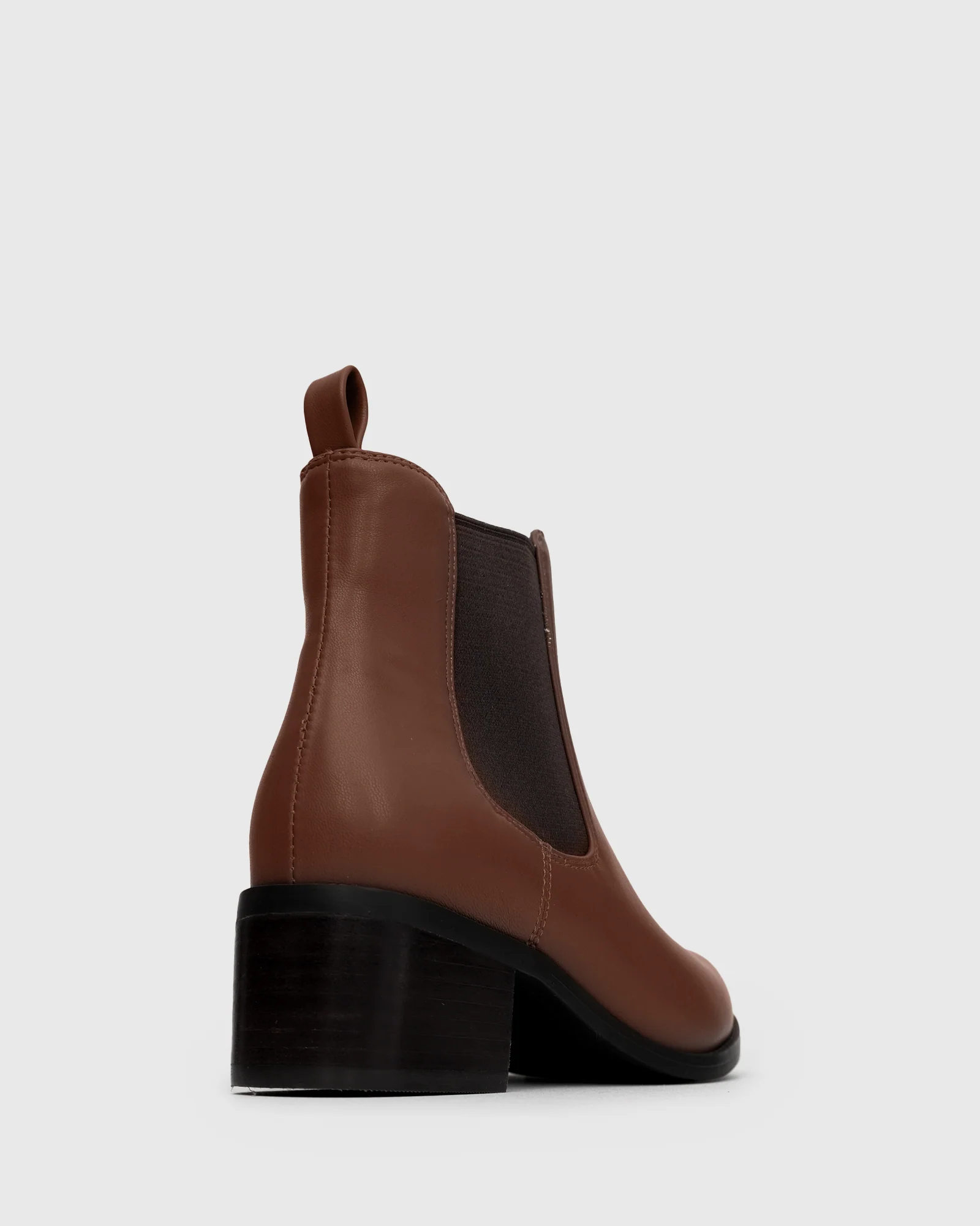 LEIGH Block Heel Chelsea Boots - Image 4