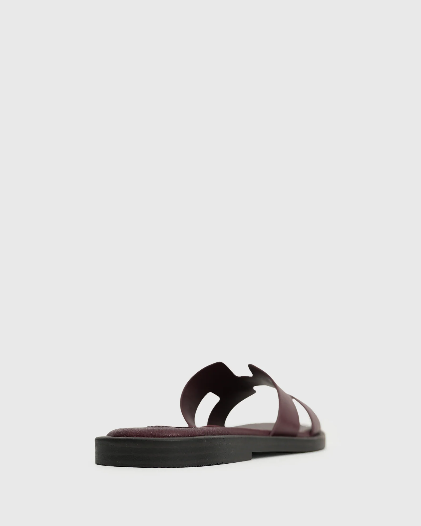 VIV Leather Flat Sandals - Image 4