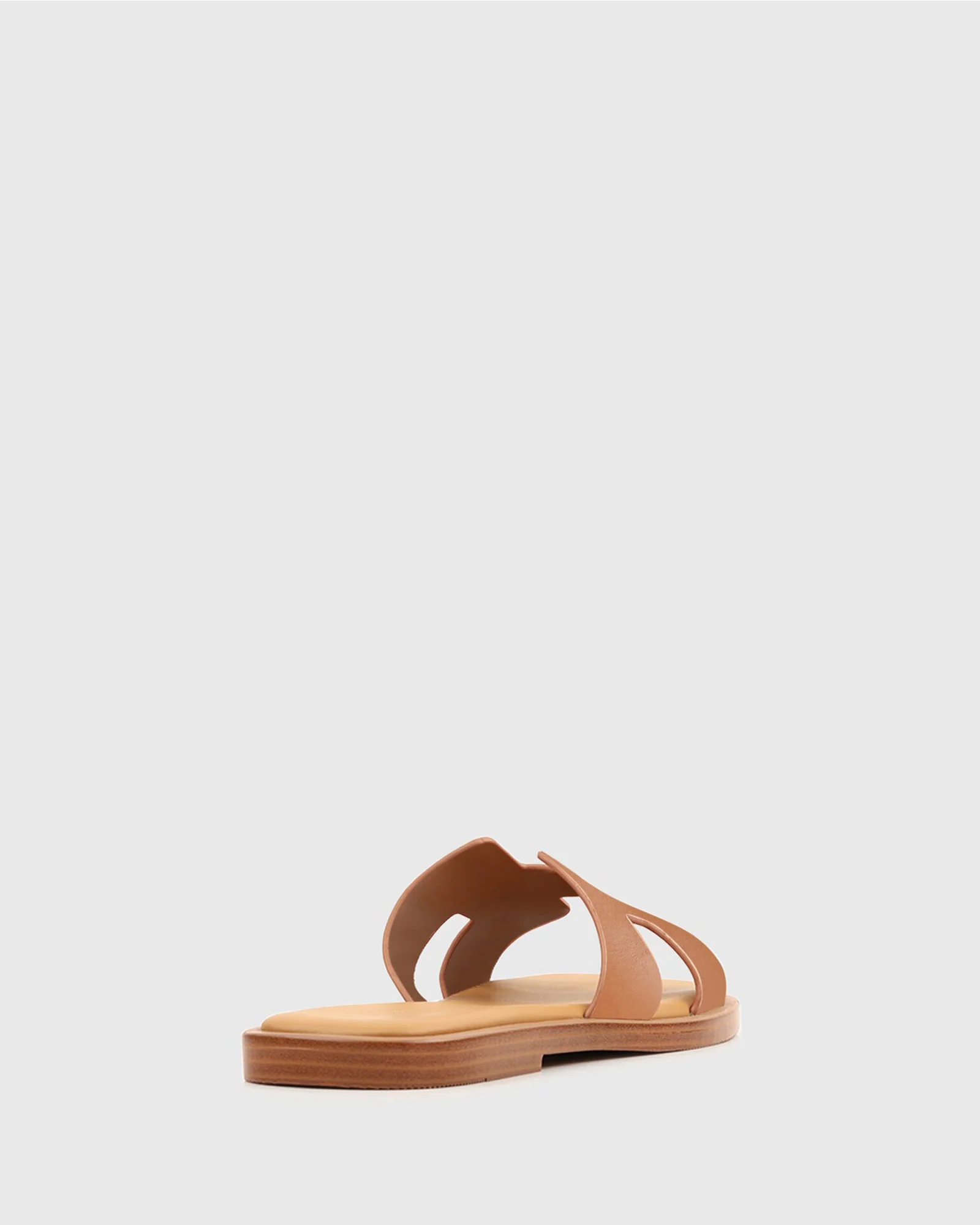 VIV Leather Flat Sandals - Image 5
